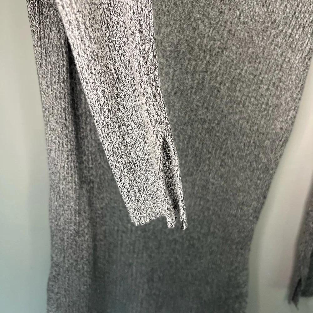 Top Shop Size 4 Gray Knit Long Sleeve Mock Neck Long Sweater